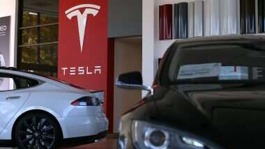 Tesla Officials India Visit: लवकरच टेस्लाचे टॉप अधिकारी येणार भारत दौऱ्यावर; चीनला सोडून भारतासोबत व्यवसाय करण्यावर भर